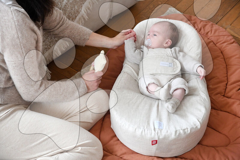 Babafészek Cocoonababy® 10° Natural Linen Red Castle sztreccs lepedővel bézs 0-3 hónapos babáknak