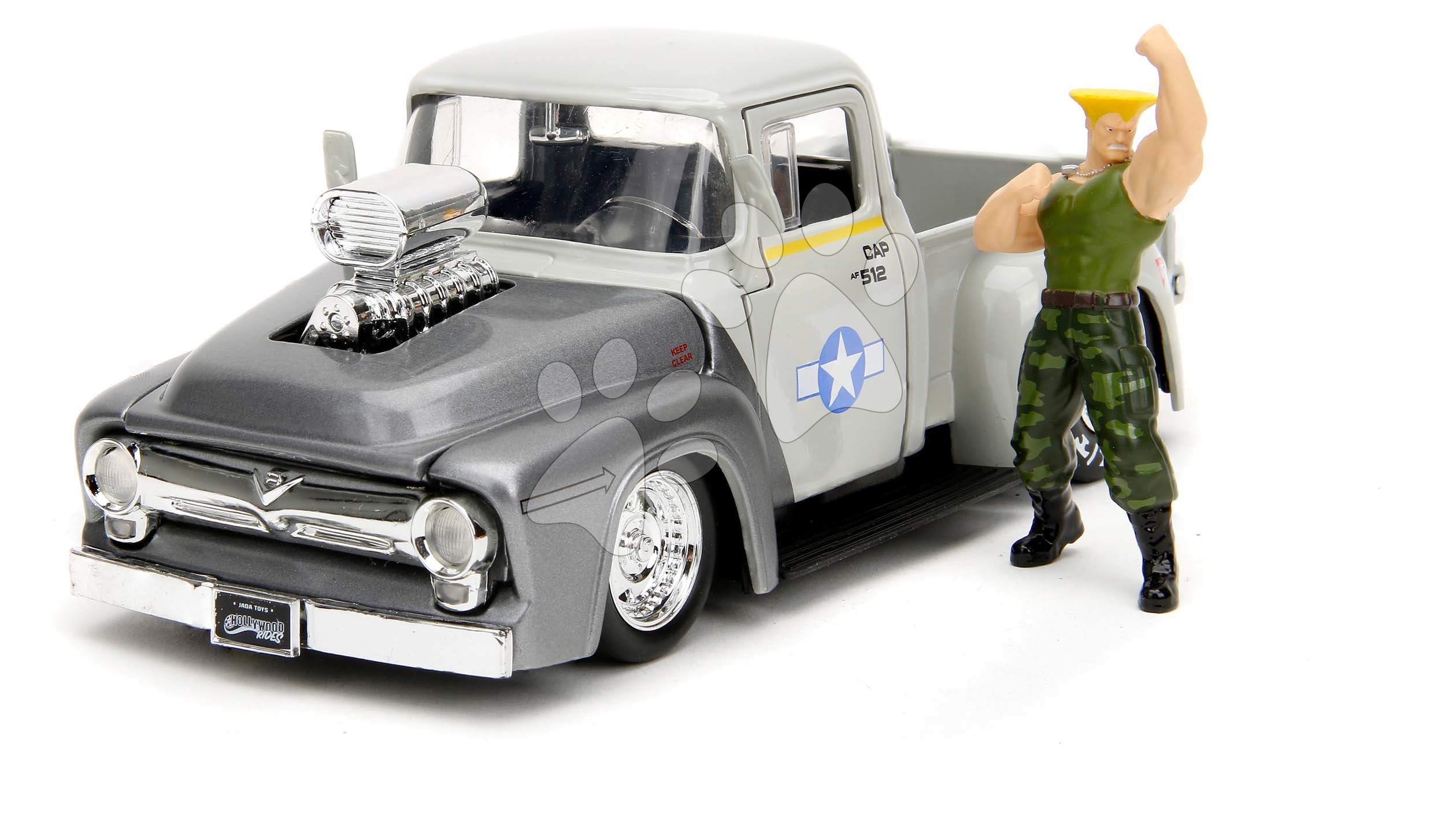 Kisautó Street Fighter Ford Pickup 1956 Jada fém nyitható részekkel és Guile akciófigurával hossza 20 cm 1:24