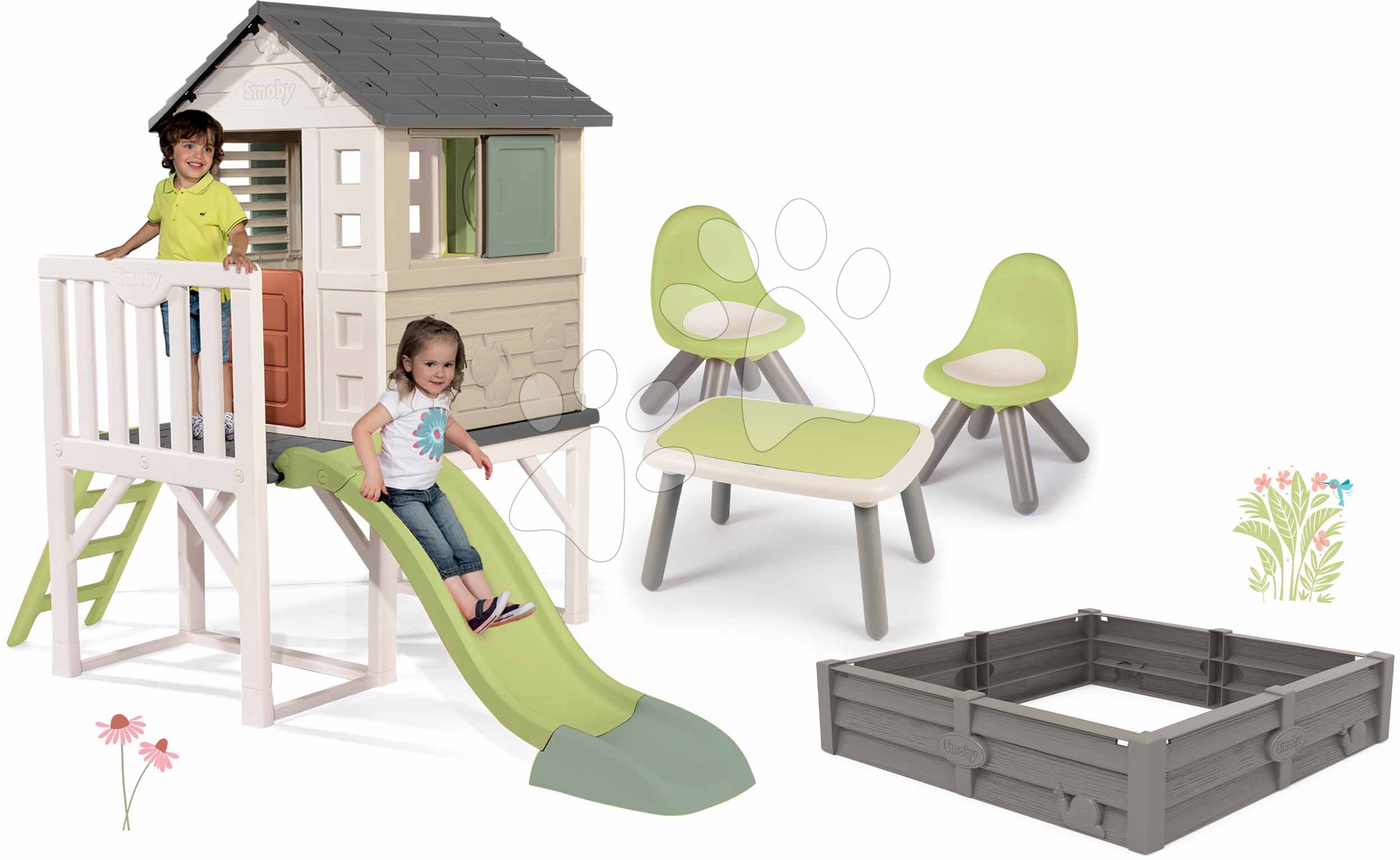 Set domček na pilieroch s pieskoviskom a posedením House On Stilts Life Smoby rozšíriteľný s 1,5 m šmykľavkou s vodotryskom