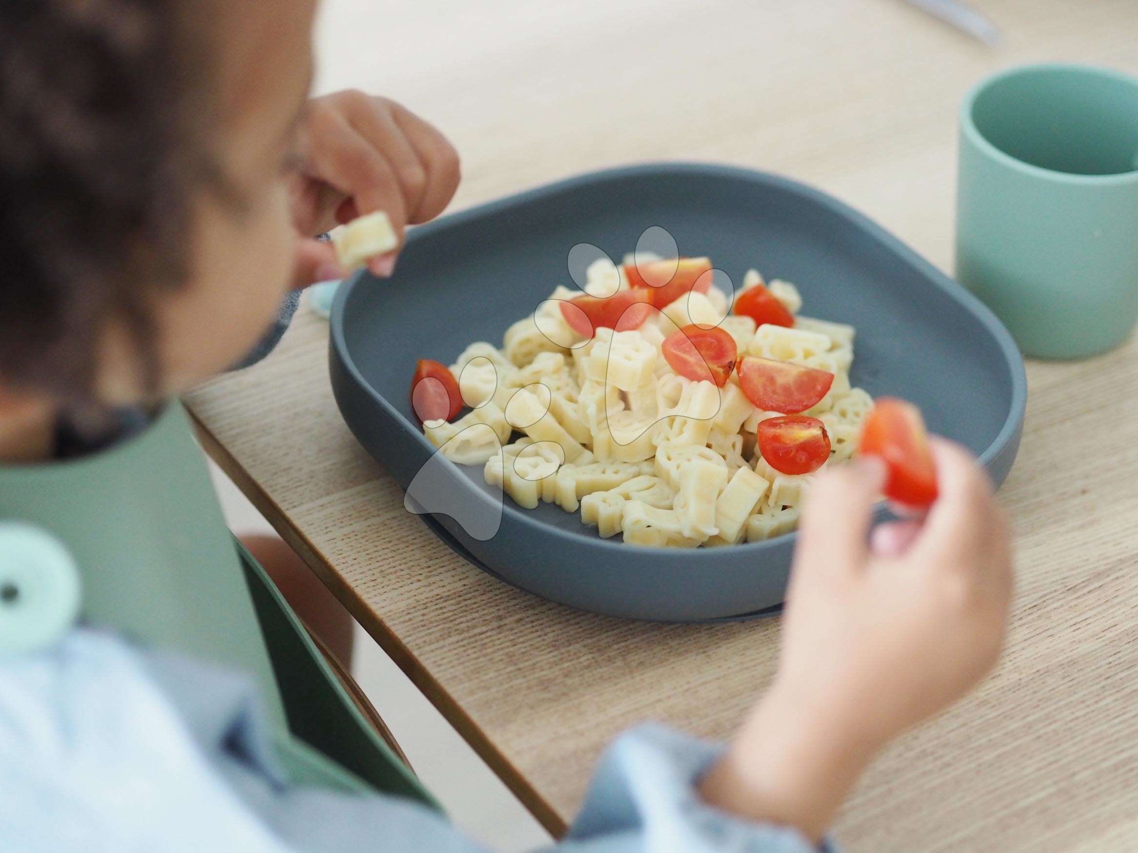 E-shop Tanier pre bábätká Silicone Suction Plate Beaba Mineral Grey zo silikónu sivý od 4 mes