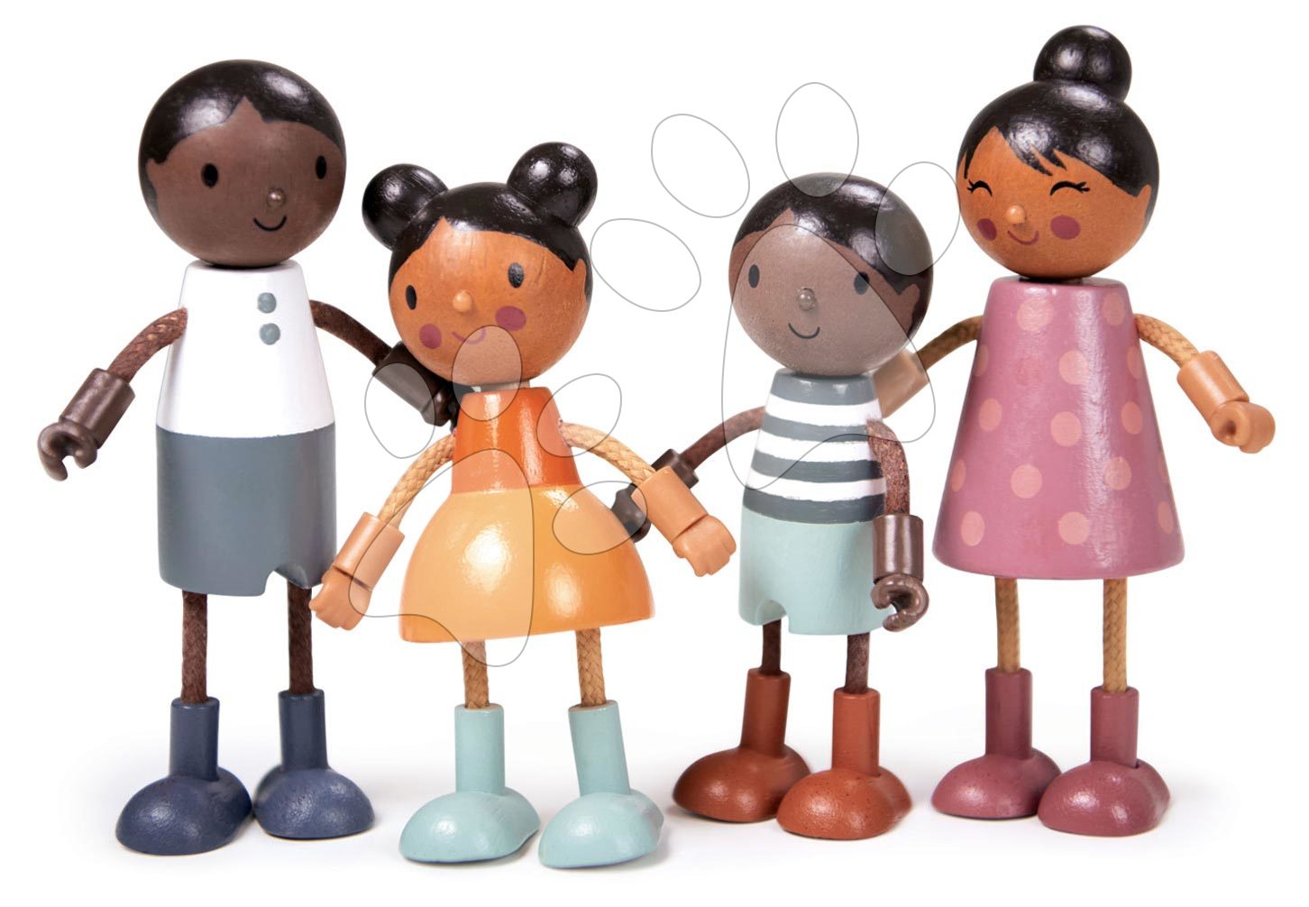 Drevená rodinka multikultúrna Humming Bird Doll Family Tender Leaf Toys 4 postavičky s pohyblivými končatinami
