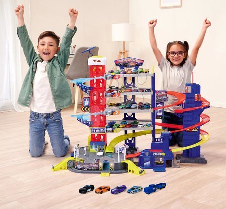 Autíčka a trenažéry - Garáž 6 poschodová s motorizovaným výťahom Super Chase Center Majorette_1