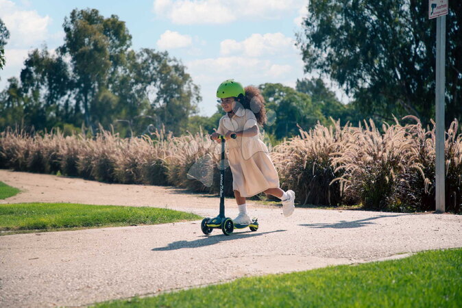 Háromkerekű rollerek - Háromkerekű roller kihúzható lábtartóval Xtend Lime Scooter smarTrike - 16