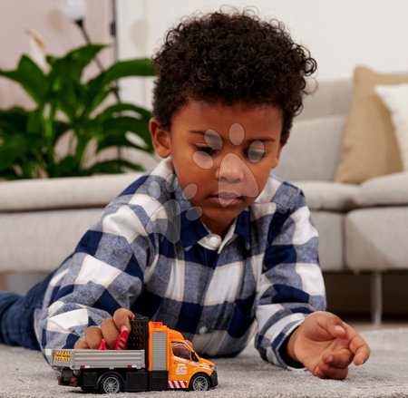 Baumaschinen - Ein Spielzeugauto mit Ladeplattform Mercedes-Benz Sprinter Platform Majorette - 9