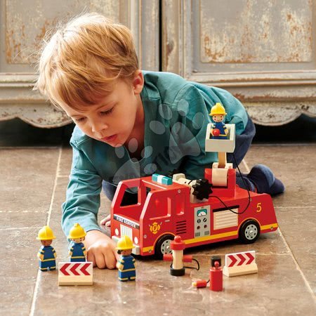 Fa gyerekjátékok - Fa tűzoltókocsi Fire Engine Tender Leaf Toys_1