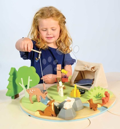 Holzpuppenhäuser - Holz-Camp mit Zelt und Lagerfeuer Wildlife Camping-Spielset Tender Leaf Toys - 3