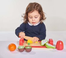 Dřevěné kuchyňky - Dřevěný podnos s ovocem Chopping Board Fruits Eichhorn 12 dílů od 24 měsíců_1