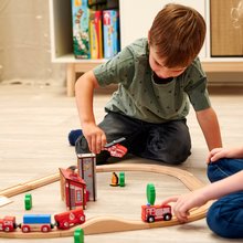 Dřevěné vláčky a vláčkodráhy - Dřevěná vláčkodráha s hasičskou stanicí Train Set Firestation Eichhorn s vlakem 33 dílů 235 cm délka kolejí_8