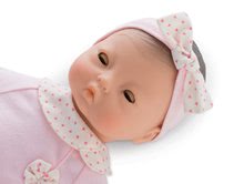 Játékbabák 18 hónapos kortól - Játékbaba Bébé Calin Mila Corolle fekete pislogó szemekkel és gyöngyöcskékkel 30 cm 18 hó-tól_2