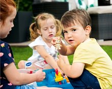 Circuits à eau pour enfants - Piste d'eau Polar AquaPlay Station de recherche avec une pompe à eau au pôle Nord avec un ours polaire dans un bateau et 2 figurines_8