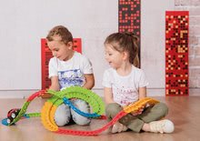 Sety autíčka - Set flexibilná autodráha Flextrem Discovery Set Smoby so Superloops okruhmi a predĺžená dráha 612 cm s výhybkou a fixáciou a 3 elektronické autíčka_15