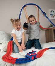 Autodráhy - Flexibilná autodráha Spidey Marvel Flextrem Set Smoby s elektronickým autíčkom 184 dielov dráhy 4,40 m dĺžka s pavučinou od 4 rokov_3