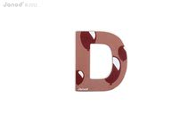 Dekorace do dětských pokojů - Dřevěné písmeno D ABCDeco Janod lepící 9 cm hnědé/červené od 3 let_0