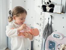 Lékařské vozíky sety - Set zdravotnický pult pro lékaře Baby Care Center Smoby s hlubokým kočárkem Baby Nurse a klokankou_4