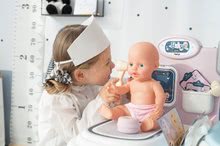 Lékařské vozíky sety - Set zdravotnický pult pro lékaře Baby Care Center Smoby s hlubokým kočárkem Baby Nurse a klokankou_9