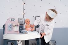 Lékařské vozíky sety - Set zdravotnický pult pro lékaře Baby Care Center Smoby s hlubokým kočárkem Baby Nurse a klokankou_24