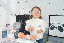 Lékařské vozíky sety - Set zdravotnický pult pro lékaře Baby Care Center Smoby s kolébkou a jídelní židle s nosítkem_32