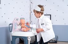 Lekárske vozíky sety - Set zdravotnícky pult pre lekára Baby Care Center Smoby s kočíkom trojkombináciou a jedálenská stolička s hojdačkou a autosedačkou Maxi Cosi_49