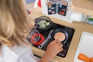 Elektronické kuchyňky - Kuchyňka rostoucí s tekoucí vodou a mikrovlnkou Tefal Evolutive Gourment Smoby se židlí a stolečkem_15