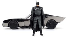 Modely - Autíčko Batman Batmobile 2022 Comic Con Jada kovové s otvárateľnými dverami a figúrkou Batmana dĺžka 19 cm 1:24_2