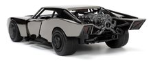 Modeli avtomobilov - Avtomobilček Batman Batmobile 2022 Comic Con Jada kovinski z odpirajočimi vrati in figurica Batman dolžina 19 cm 1:24_3