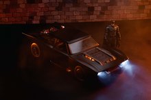 Modely - Autíčko Batman Batmobile 2022 Jada kovové so svetlom a figúrkou Batmana dĺžka 28 cm_18