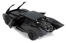 Modely - Autíčko Batman Batmobile 2022 Jada kovové so svetlom a figúrkou Batmana dĺžka 28 cm_10