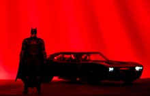 Modely - Autíčko Batman Batmobile 2022 Jada kovové so svetlom a figúrkou Batmana dĺžka 28 cm_40