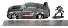 Játékautók és járművek - Kisautó Marvel War Machine 2006 Ford Mustang Jada fém nyitható ajtókkal és War Machine figurával hossza 20,5 cm 1:32_7