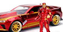 Modely - Autíčko Marvel Iron Man 2016 Chevy Camaro Jada kovové s otvárateľnými časťami a figúrkou Iron Man dĺžka 22 cm 1:24_0