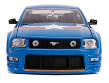 Modelle - Spielzeugauto Marvel 2006 Ford Mustang GT Jada Metall mit aufklappbaren Teilen und einer Captain America-Figur, Länge 22 cm, Maßstab 1:24_0