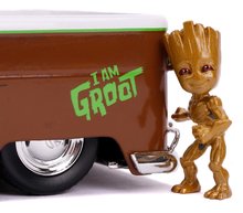 Játékautók és járművek - Kisautó Marvel Groot 1963 VW Bus Pickup Jada fém nyitható részekkel és Groot figurával hossza 20,5 cm 1:24_3