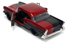 Modelle - Spielzeugauto DC Chevy Bel Air 1957 Jada Metall mit aufklappbarer Tür und Harley Quinn-Figur Länge 20,5 cm 1:32_12