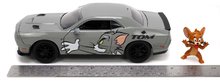 Modeli avtomobilov - Avtomobilček Tom in Jerry Dodge Challenger 2015 Jada kovinski z odpirajočimi elementi in figurica Jerry dolžina 21 cm 1:24_13