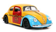 Modele machete - Mașinuța Sesame Street VW Beetle 1959 Jada din metal cu părți care se deschid și figurina lui Oscar, lungime 16,5 cm 1:24_7