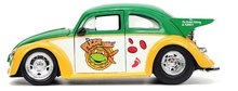 Modeli avtomobilov - Avtomobilček Ninja želve VW Drag Beetle 1959 Jada kovinski z odpirajočimi vrati in figurica Michelangelo dolžina 19 cm 1:24_1