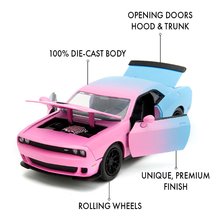 Játékautók és járművek - Kisautó Dodge Challenger 2015 Pink Slips Jada fém nyitható részekkel hossza 20 cm 1:24_8