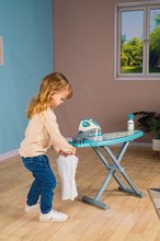 Hry na domácnosť - Žehliaca doska so žehličkou Ironing Board Steam Iron Smoby s vešiakmi a 9 doplnkami_7