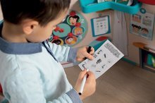 Školní tabule - Lékařská ordinace s anatomií lidského těla Doctor's Office Smoby oboustranná s rentgenem a zrakovým testem a 65 doplňků_10