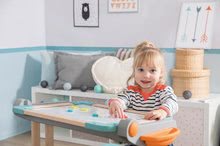 Domčeky pre bábiky sety - Set domček pre bábiku Large Doll's Play Center Natur D'Amour Baby Nurse Smoby a lavica na písanie a kreslenie s 32 cm bábikou_41