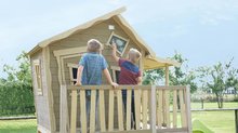 Drewniane domki - Domek cedrowy na filarach Crooky 550 Exit Toys z werandą wodoodpornym dachem 1,75 m zjeżdżalnią i piaskownicą szaro beżowy_0