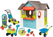 Spielhäuser mit Werkzeug - Set Häuschen mit Gartenrestaurant Chef House DeLuxe Smoby und ein Rasenmäher und ein Wagen  mit einem Eimer und Gartengeräten_4