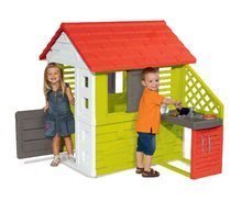 Cabanes avec toboggan pour enfants - Le chalet avec cuisine Nature Smoby Rouge-vert 3 fenêtres avec 2 stores et 2 volets coulissants avec un filtre UV et 17 accessoires à partir de 2 ans._3