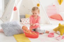Igrače dojenčki od 24. meseca - Dojenček Emma pije in lula Mon Grand Poupon Corolle 36 cm z modrimi mežikajočimi očkami in 2 dodatkoma od 24 mes_3