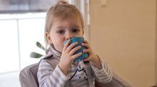 Gyerek itatópoharak - Pohár kisbabáknak Beaba Silicone Cup Blue szilikonból kék_0