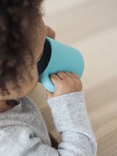 Gobelets pour enfants - Tasse d'apprentissage en silicone Bleu Beaba pour bébés Boire du modéré à partir de 8 mois avec un bavoir._1