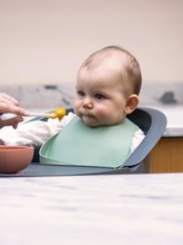 Bavete pentru bebeluși - Bavete pentru copii Silicone Bib Beaba Sage Green din silicon moale si verde cu nasturi de la 4 luni_3