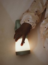 Pre bábätká -  NA PREKLAD - Lámpara infantil para la cama Pixie Torch 2in1 Beaba Verde salvia portátil desde 0 meses_1