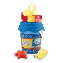 Set de nisip în găleată locomotiva Thomas cu stropitoare Mondo cu 7 accesorii (înălțime 19 cm) de la 18 luni