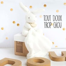 Hračky na maznanie a usínanie - Plyšový zajačik na maznanie Bunny Flower Box Doudou et Compagnie biely 10 cm v darčekovom balení od 0 mes_0